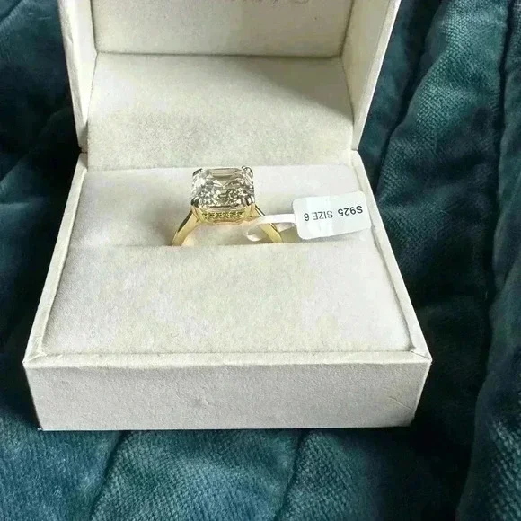 NWT Emerald Cut Simulated Engagement Ring 5.5CT Yellow plating over Silver sz 6 - Picture 4 of 10